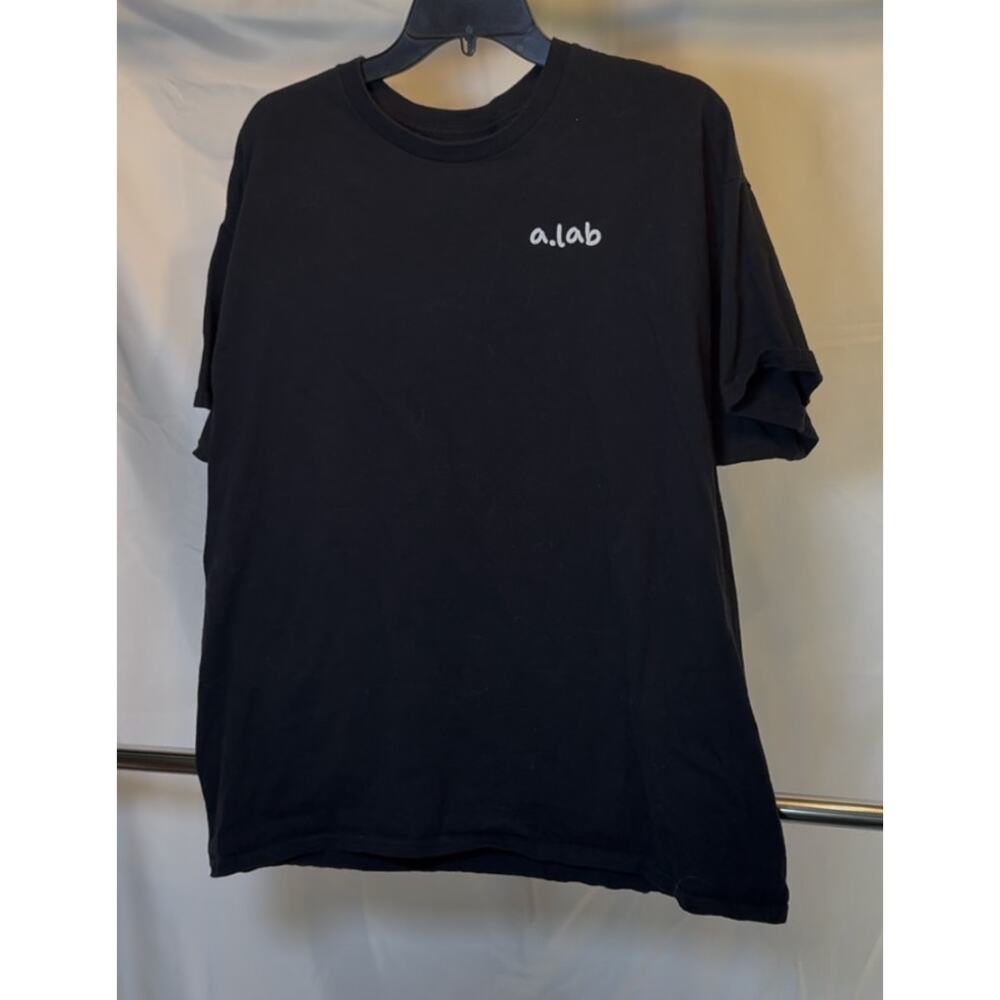 A Lab size XL Funny Zodiac tee